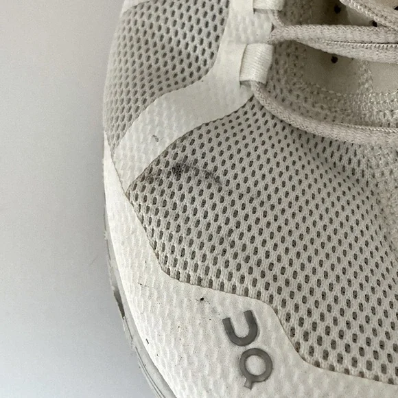 Women’s On Cloud Sneakers in White Sand Sz 8.5 - Picture 9 of 9